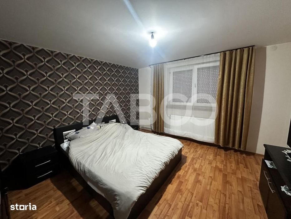 Casa individuala de vanzare formata din 2 apartamente si piscina
