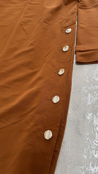 Платье коричневое