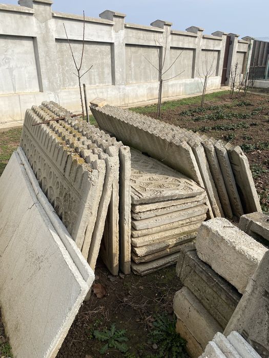 Vând gard din beton