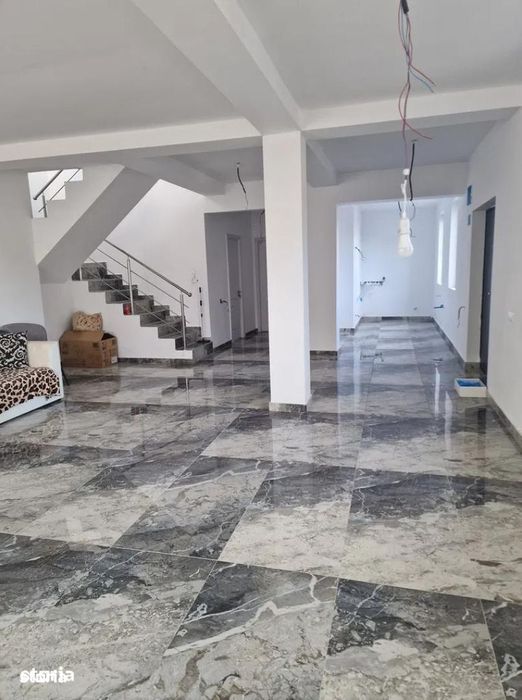 Vila Nouă P+1+Pod Mansardabil, 5 Camere, Curte Individuală