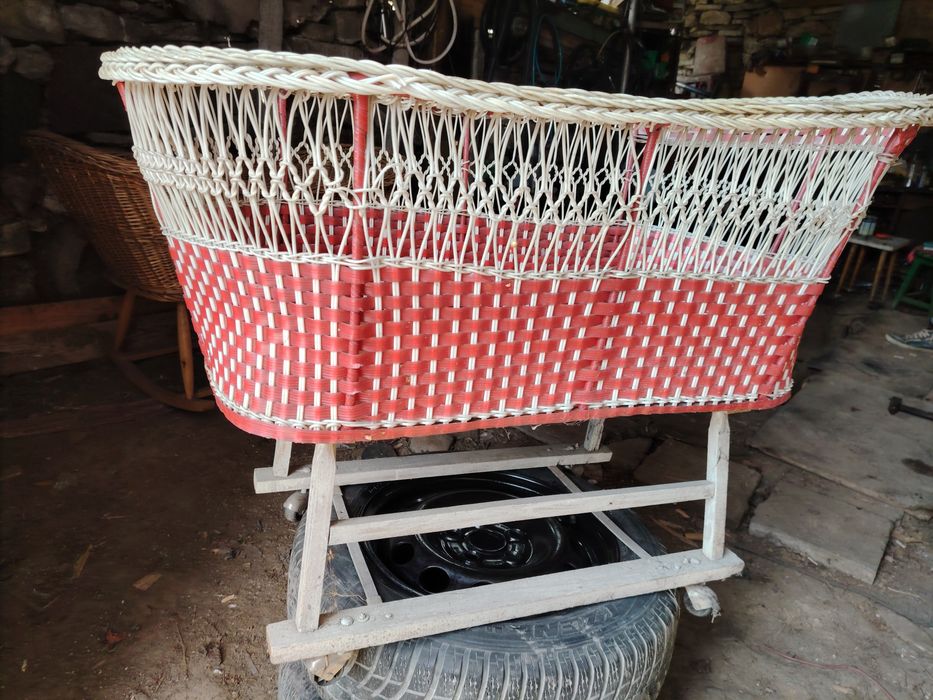 Старинни бебешки кошчета