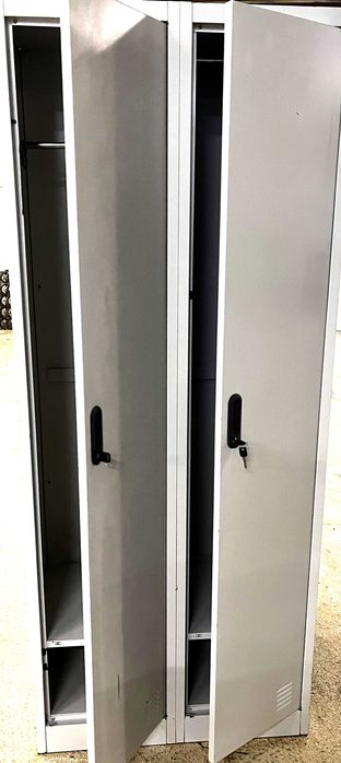 Метални гардероби / шкафчета за работни дрехи