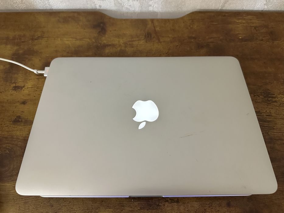 Macbook pro i5 с новой батарейкой