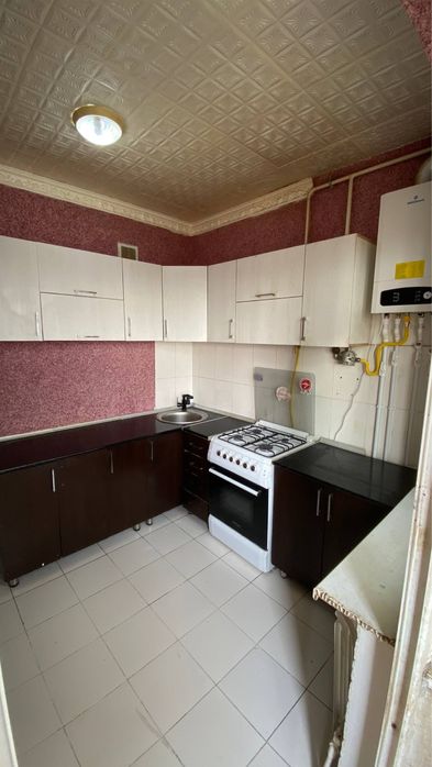 Срочно Продаеться 1-ком квартира городе Чирчике 10-микрарайоне