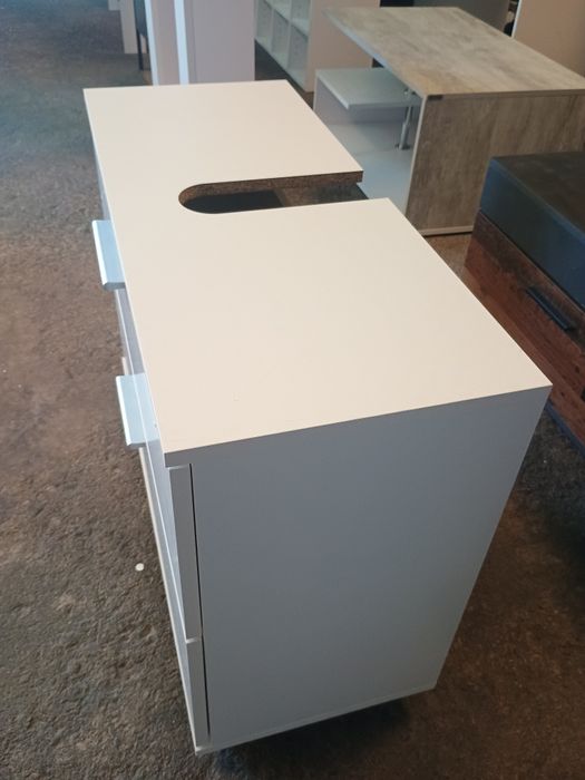 Шкаф за подмивка