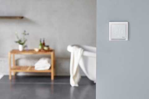 Електронен терморегулатор DEVIreg Smart WiFi DEVI 140F1140