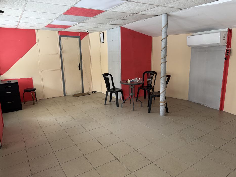 Дава се под наем Магазин в Благоевград, Еленово 2 - 40 кв.м за 388.62 € - Снимка #4