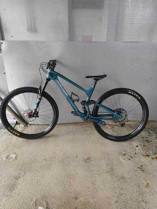 Radon Skeen Trail 9, carbon, 29', карано един сезон.