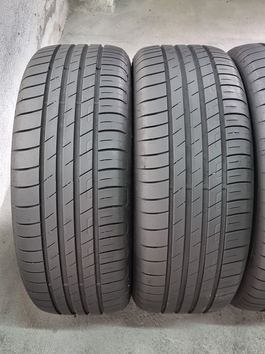 225/55/17 Goodyear 4Броя: 240€ 7мм