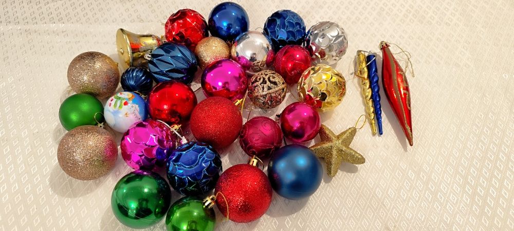 Новогодние игрушки,разные