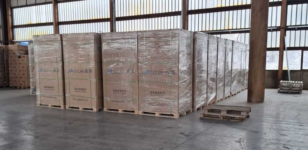 Соларен панел 710 W JAM66D46 710/LB Bifacial