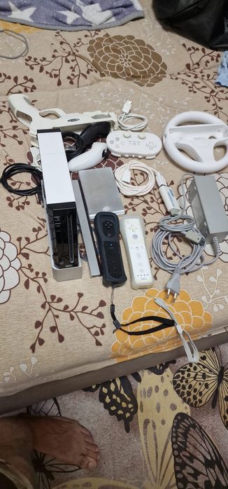 Vând nintendo Wii