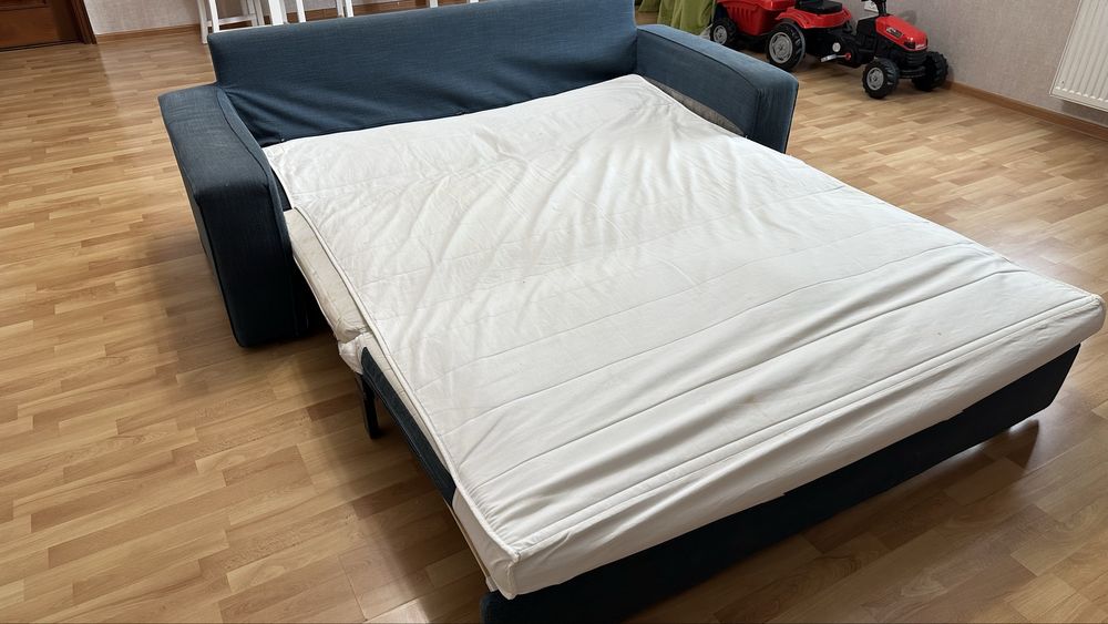 Продается диван Ikea (раскладной)