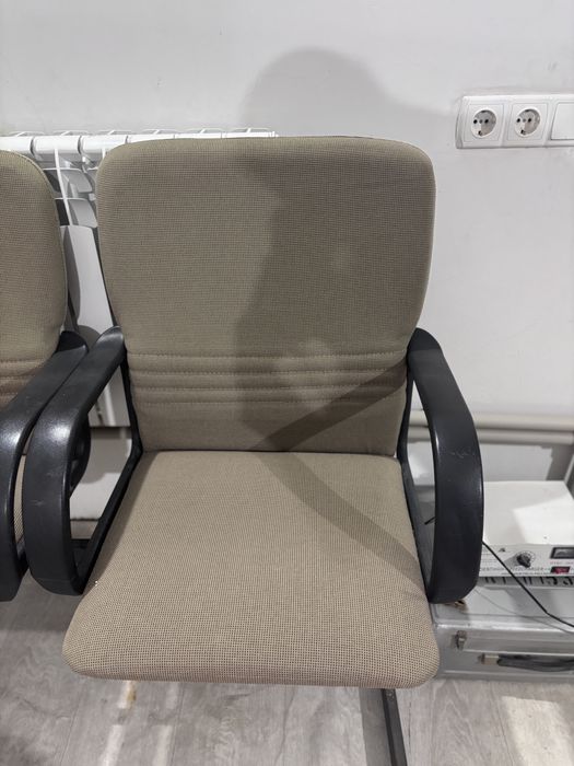 Стулья офисные ,удобные,прочные