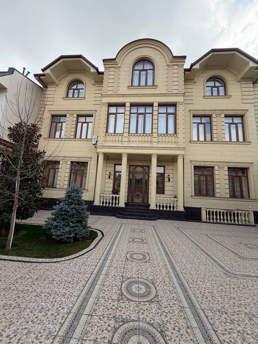 Продается дом 8 комнат, 5,65 соток, ор-р: Бадамзар