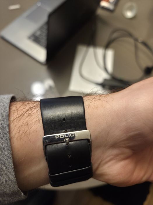 Стилен часовник Police