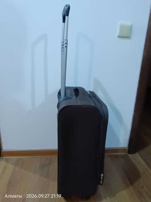Продам чемодан на запчасти