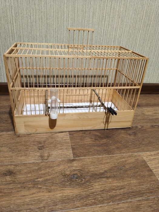 Продам клетки для мелких птиц.