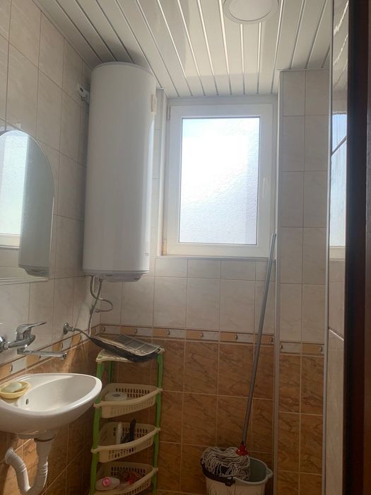 Дава се под наем Тристаен апартамент в Враца, Център - 67 кв.м за 408 € - Снимка #19