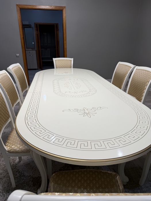 Продам стол для зала