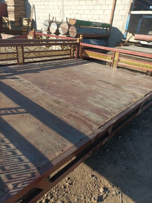 Kravat sotiladi.