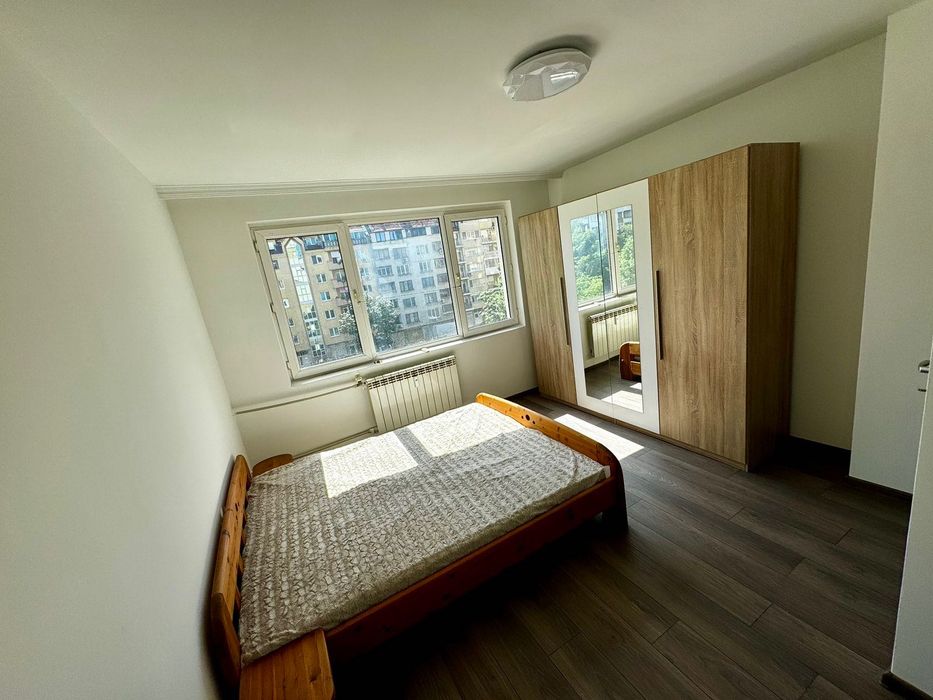 Продава се Тристаен апартамент в София, Разсадника - 113 кв.м за 2124 €/кв.м - Снимка #6