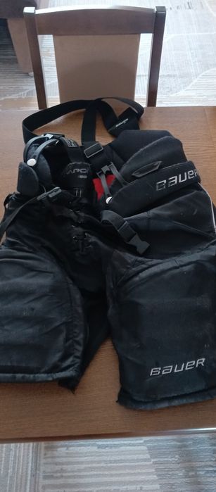 Хоккейная форма , амуниция...