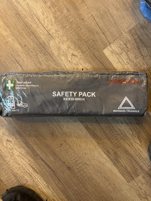 Оригинални НОВИ аптечки на различни марки автомобили