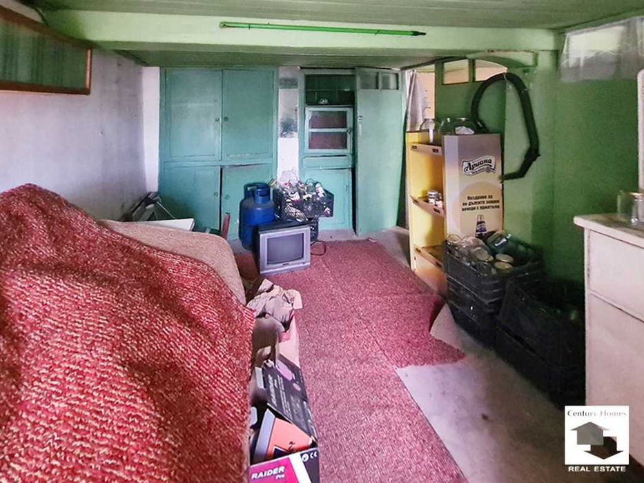 145303 ЕКСКЛУЗИВНО! Просторна къща с гараж в с. Страхилово