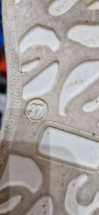 Adidasi dama Melania