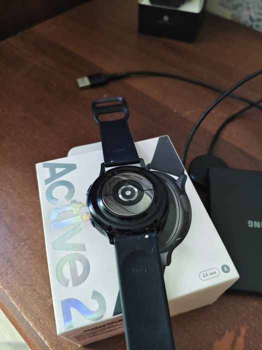 Смарчасы Samsung Watch Active2
