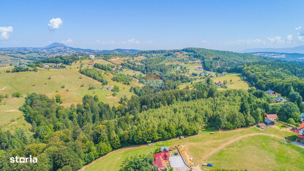 Teren extravilan Poiana Marului 1095mp, inconjurat de padure
