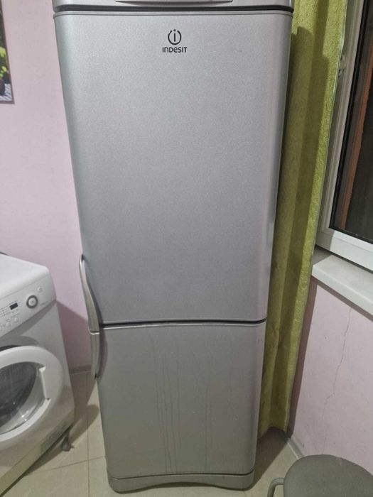 Холодильник б/у в пригодном состоянии