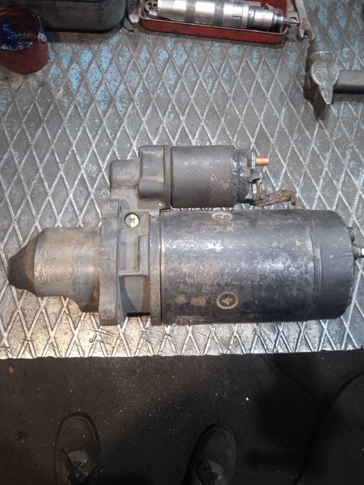 Стартер на Мерседес 608