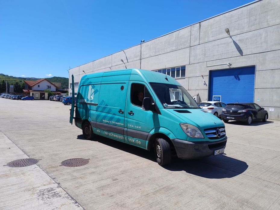 Debarasari mobila ,Transport marfa, mobila, relocari firme, debarasar