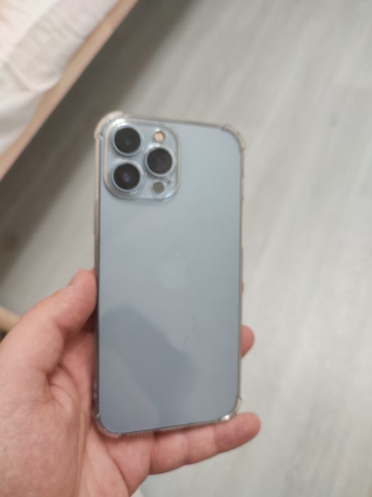 Продам айфон 13 про макс