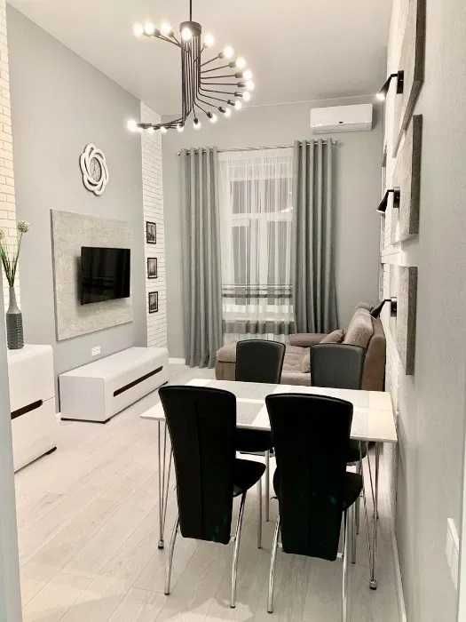 Центр, Чехова/Шевченко, Ойбек, шикарная высокопотолочка 2/2/4