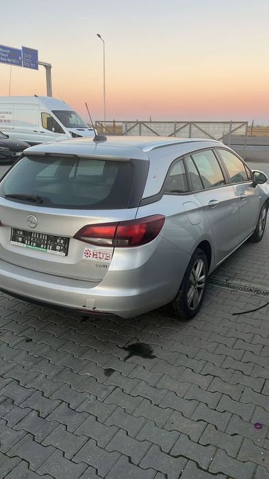 Dezmembram Opel Astra K 1.6 diesel din 2018
