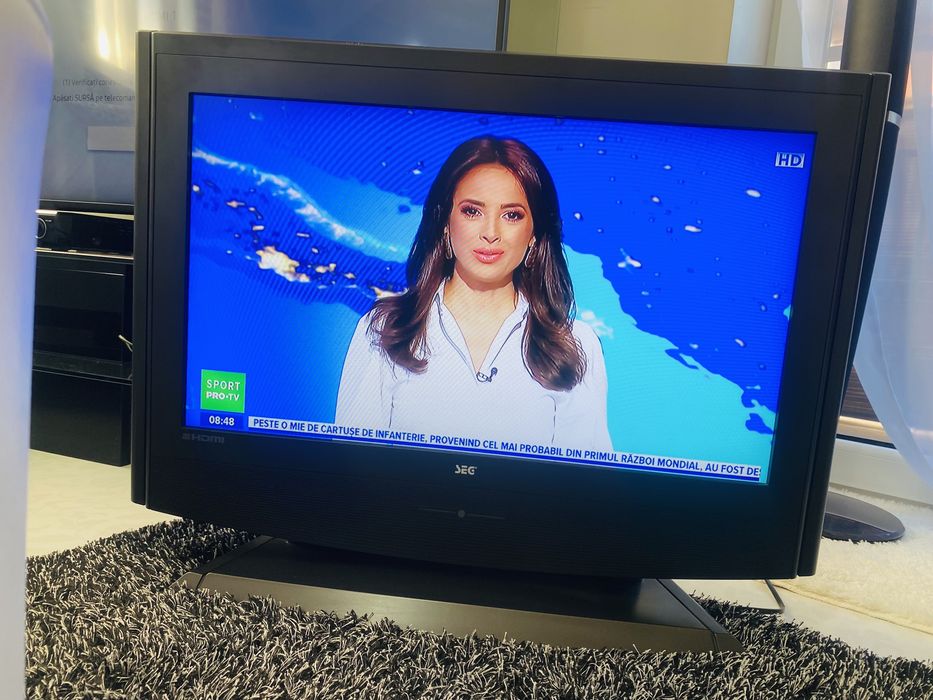 Vand TV LCD SEG - 66”