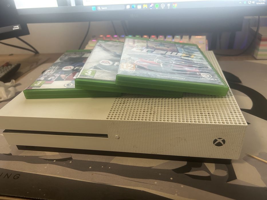 Xbox one S 1TB fara maneta