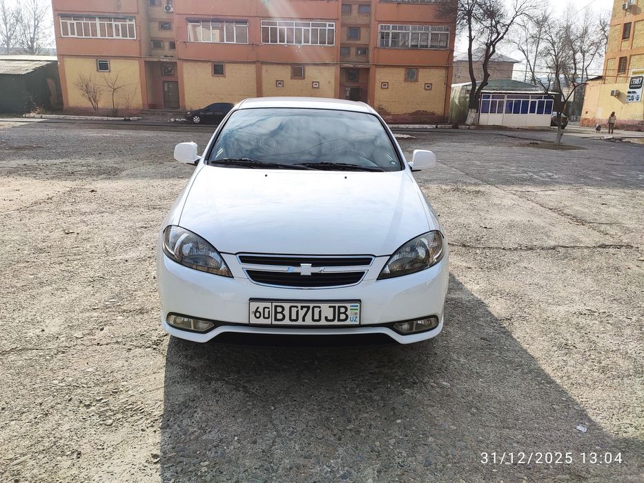 Avtomobil sotiladi halol va yangidek