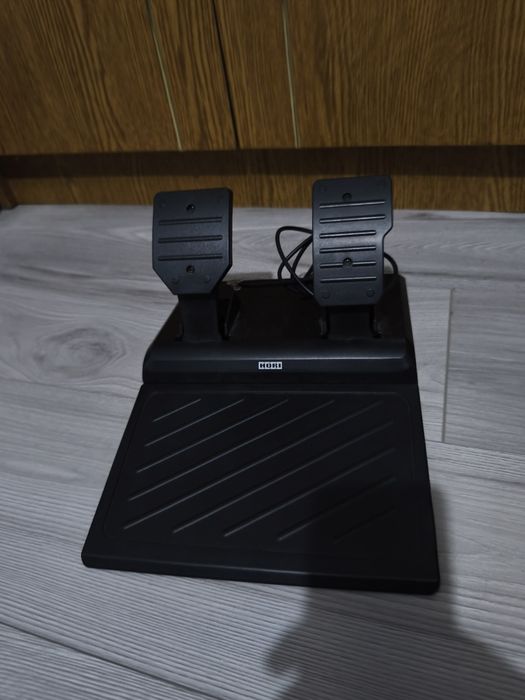 Vând Volan gaming HORI Apex SPF-004U (PS4, PS5, PC)