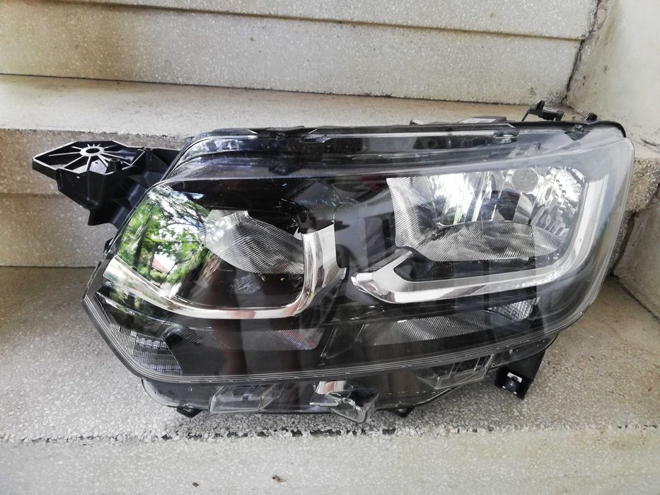 Фар Toyota Proace City ляв/Фар Тойота Проейс Оригинален