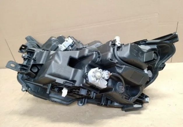 Передние фары Lexus IS 300