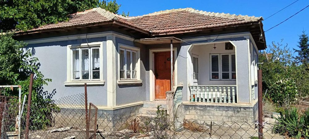 Продавам къща във село Царичино
