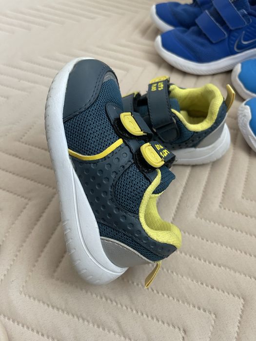 Обувки за момиче от 18 до 21 номер и момче от 20 до 26