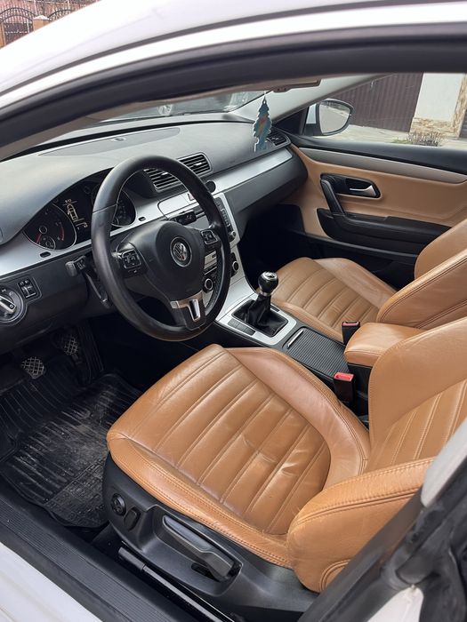Vând VW Passat CC 2.0 Tdi 140 Cp