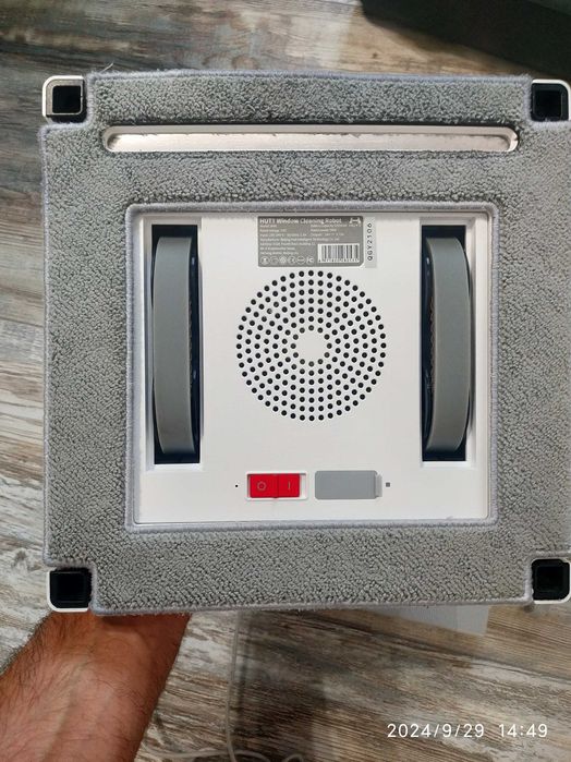 Hutt W66 робот за прозорци