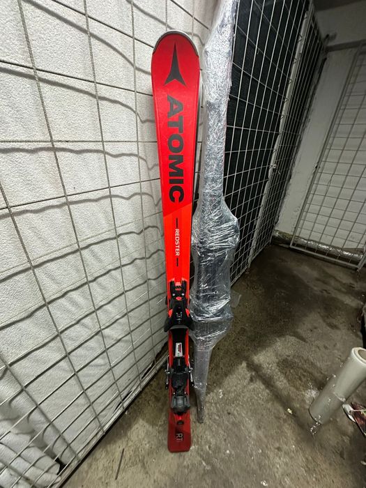 Schiuri Atomic Redster RTI 147 cm cu Bete