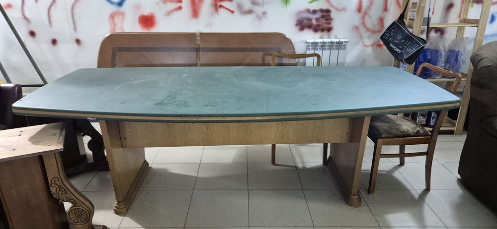 Продам  стол, угловой диван, стол кухонный